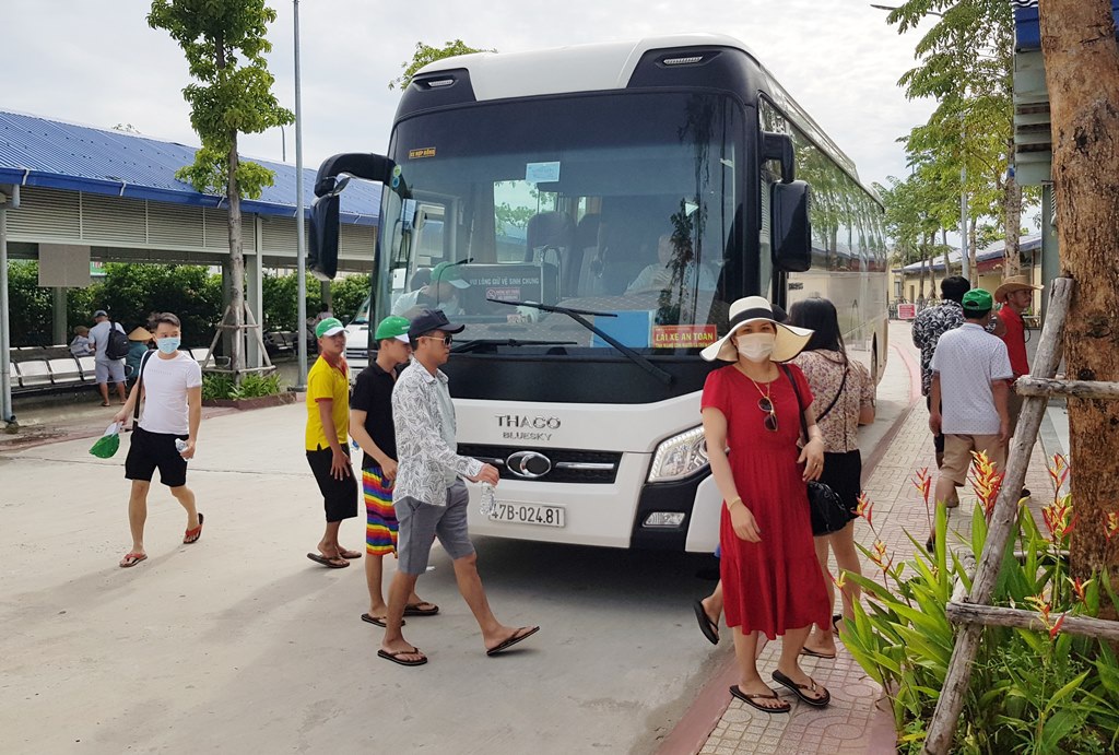 Bến tàu du lịch ở Nha Trang nhộn nhịp sau "làn sóng" Covid-19 lần 2