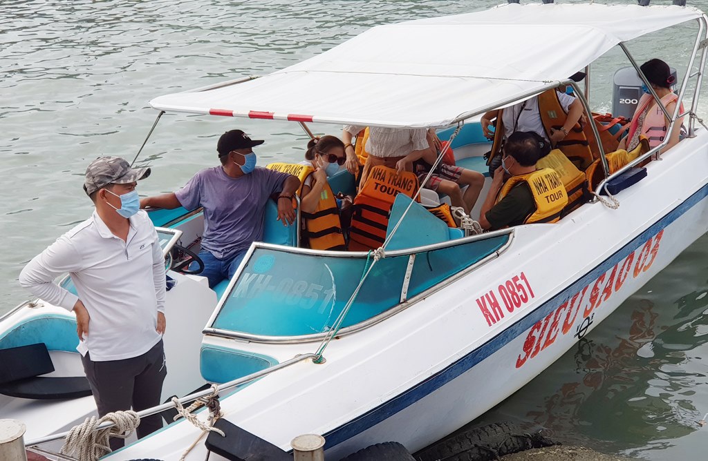 Bến tàu du lịch ở Nha Trang nhộn nhịp sau "làn sóng" Covid-19 lần 2